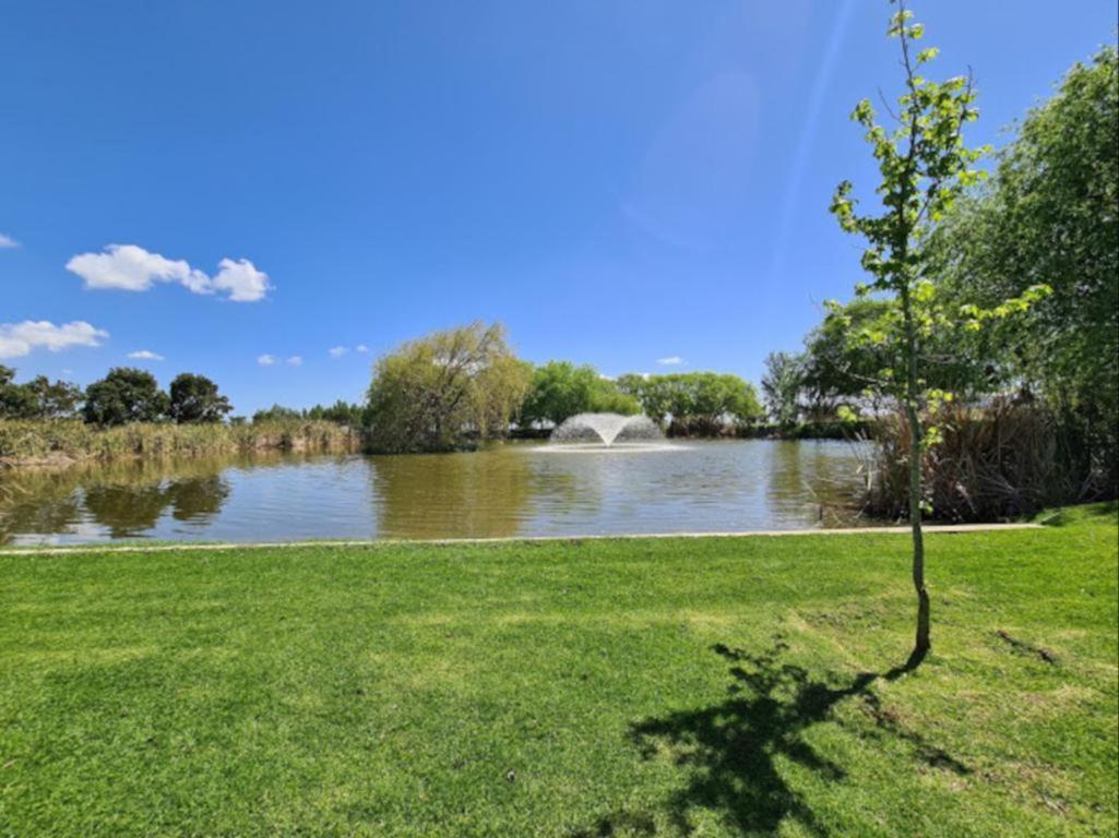 Loch Lynne Estate Hotel Durbanville Bagian luar foto